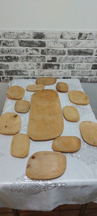 Set platou rustice contine  13 piese
