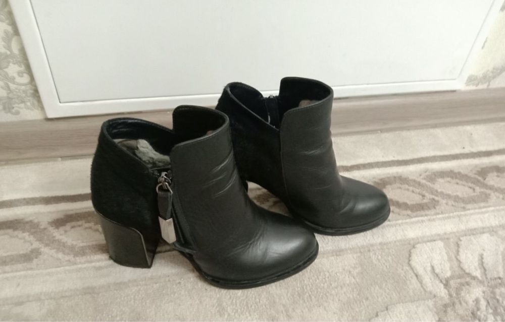 Кожаные полусапожки итальянской фирмы Fabia 38 размер для полных ног