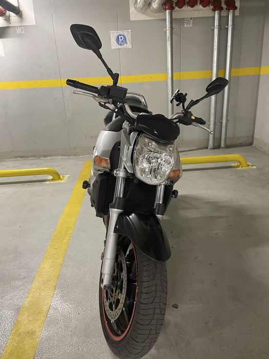 Moto Suzuki GSR600