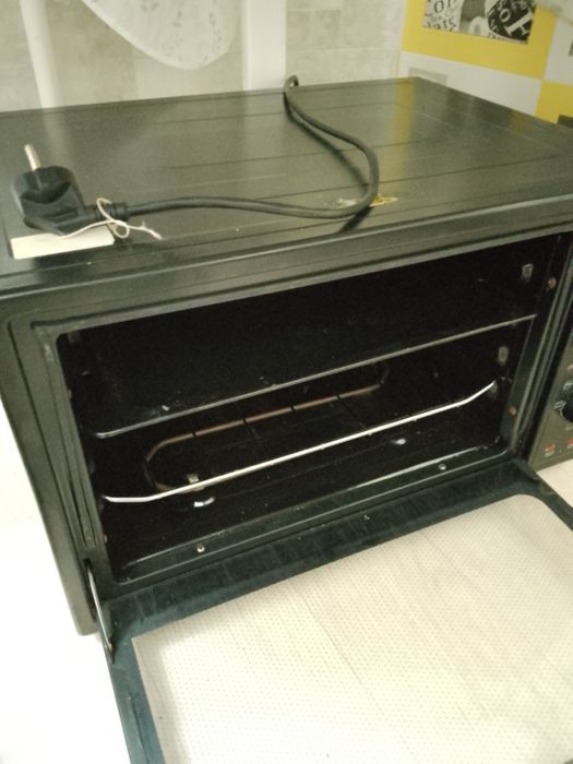Духовка электрическая.