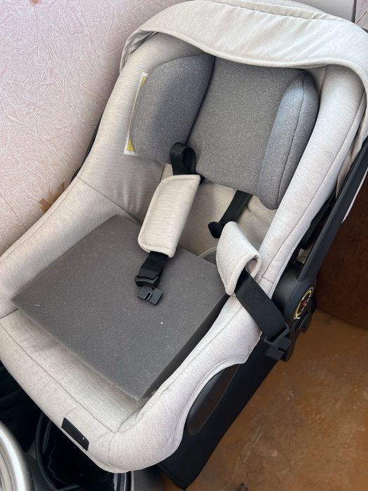 Продам коляску 3 в 1