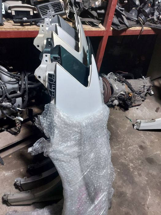 Крыло переднее Subaru Outback 2006 год .