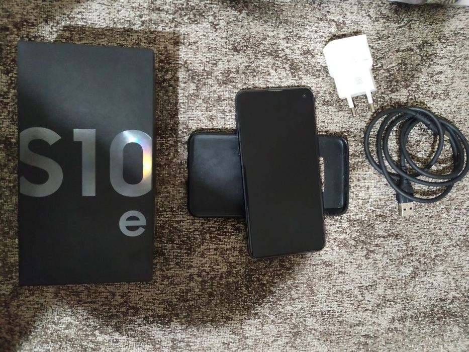 Продам телефон самсунг с 10е