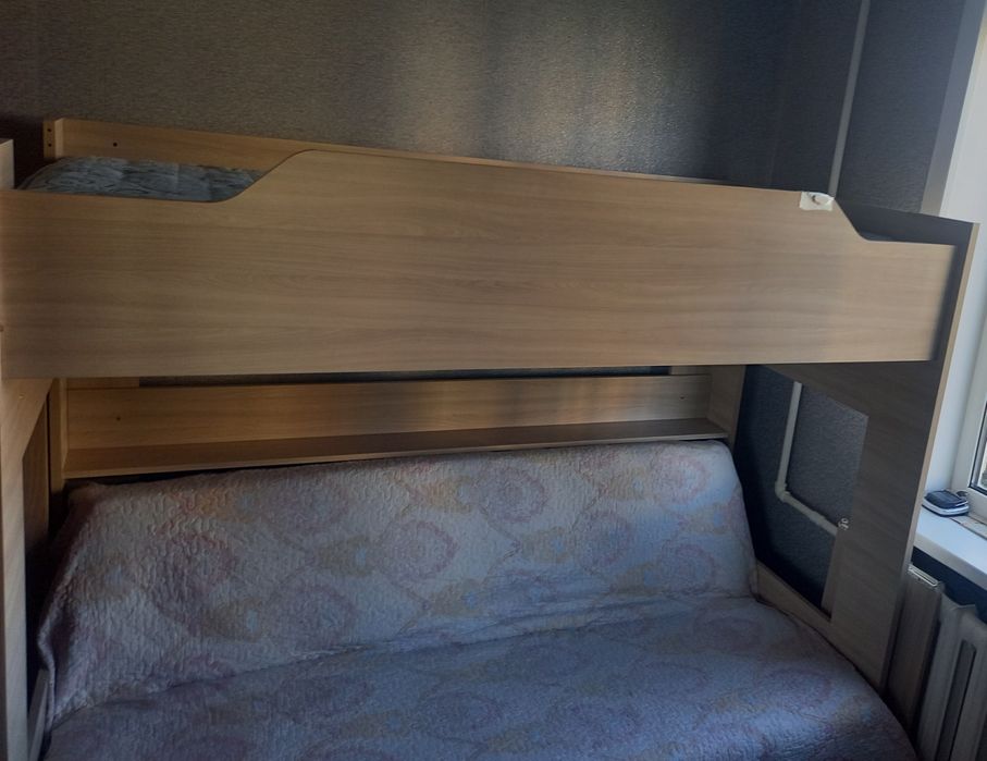 Продаётся двухъярусная кровать с диваном