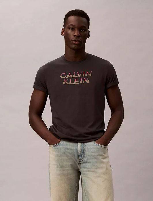 Футболка от Calvin Klein