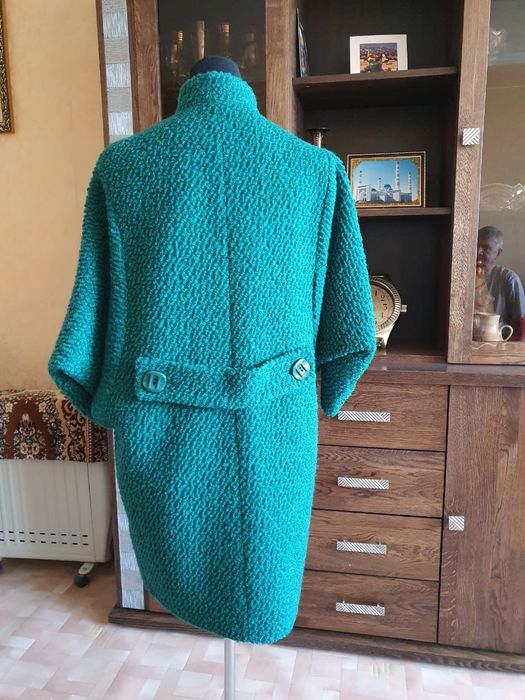 Продаю женское пальто