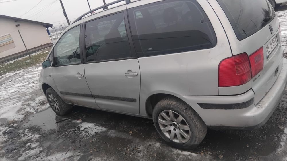 Vând sharan 1.9 tdi