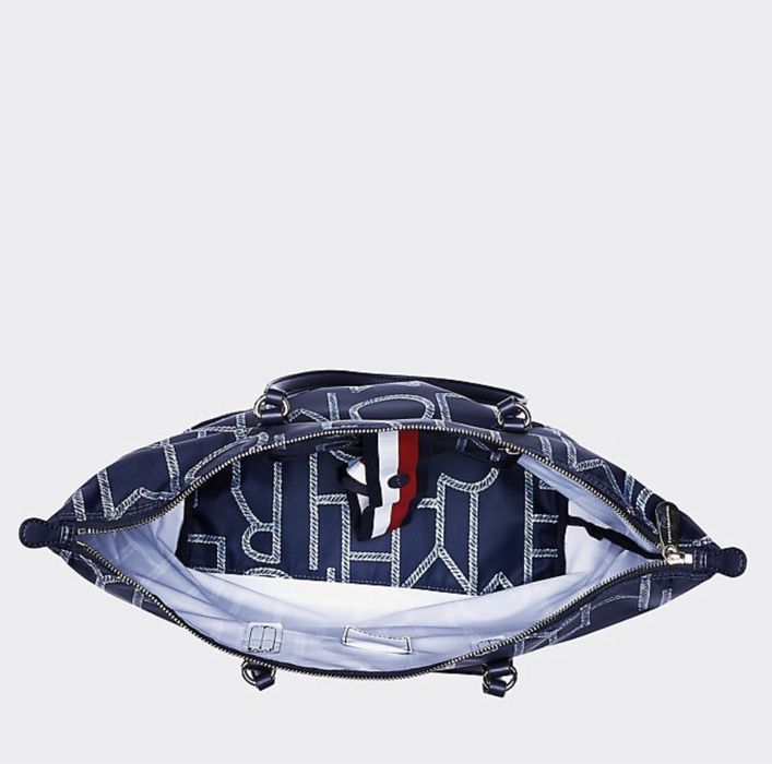 Tommy Hilfiger оригинална чанта PVC, Weekender bag, като НОВА