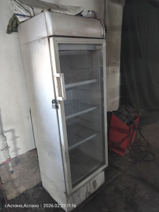 Продам холодильную витрину Бирюса, высота 190 см, б/у