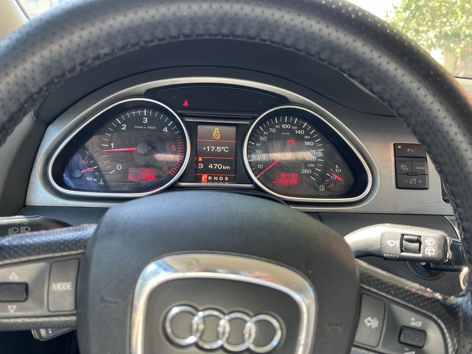 Vand audi q7 2006 5 locuri