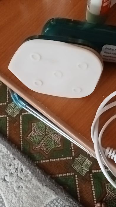 Продам маленький дорожный  миниутюг