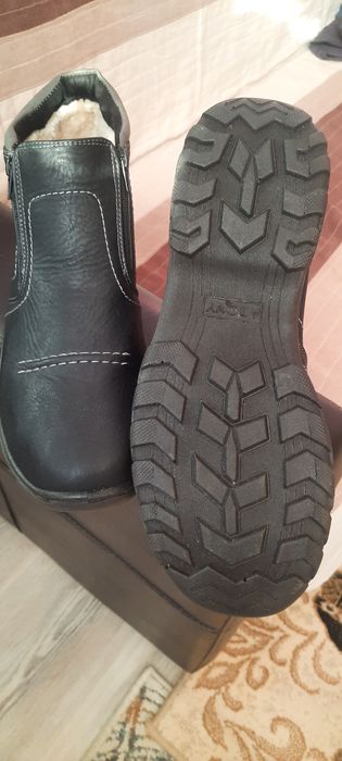 Ghete din piele imblanite usoare comode noi. Doar în Timișoara nu trim