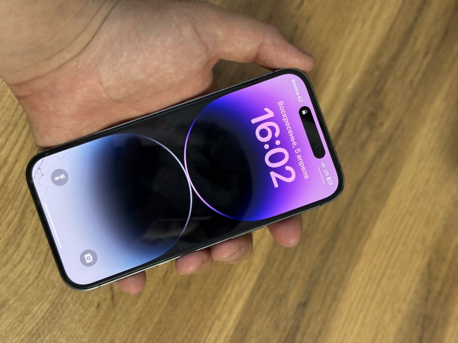 Продам Айфон 14 про