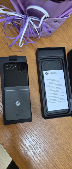 Моторола Razer 50