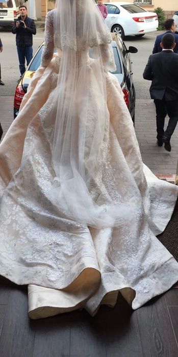 Шикарное свадебное платье ( Италия)