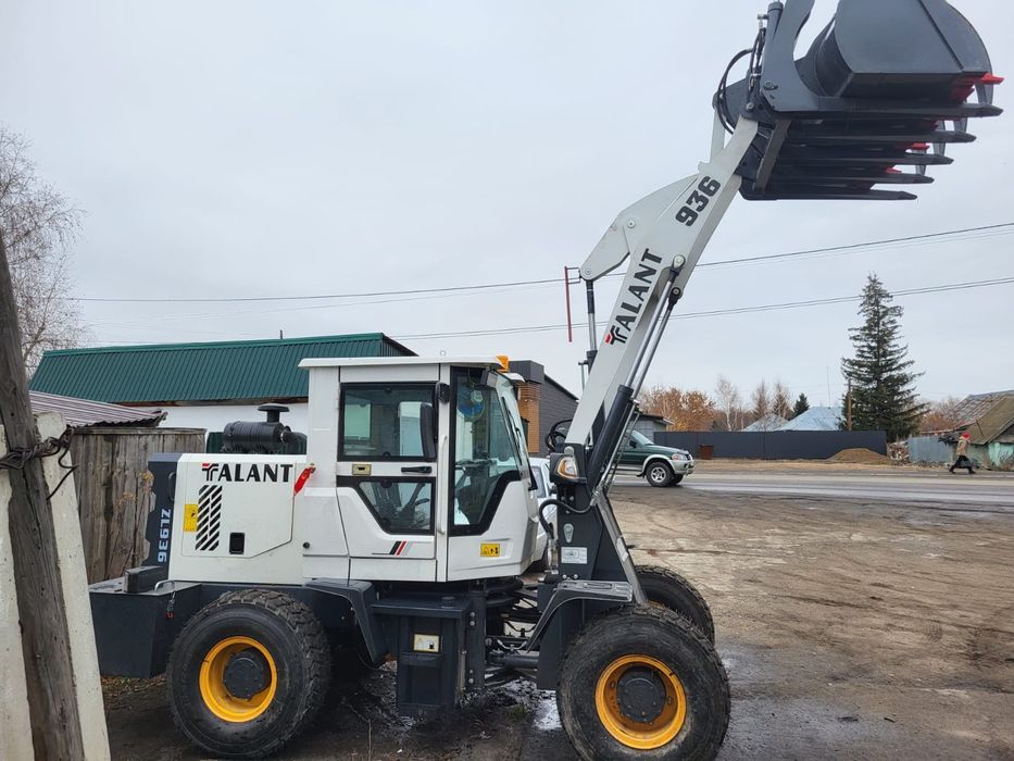 Погрузчик фронтальный