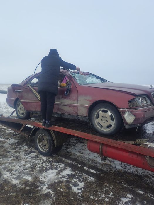 Мерс 202 матор 2.8 об 104 дв и  Т. Д