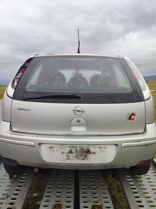 Dezmembrez Opel CORSA C,