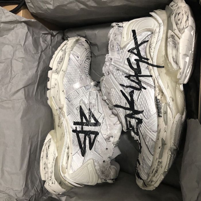 Продам обувь “balenciaga white runner graffiti”