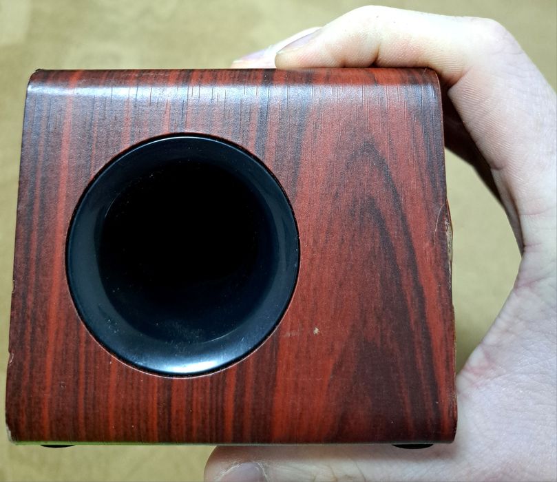 Vând urgent boxă din lemn