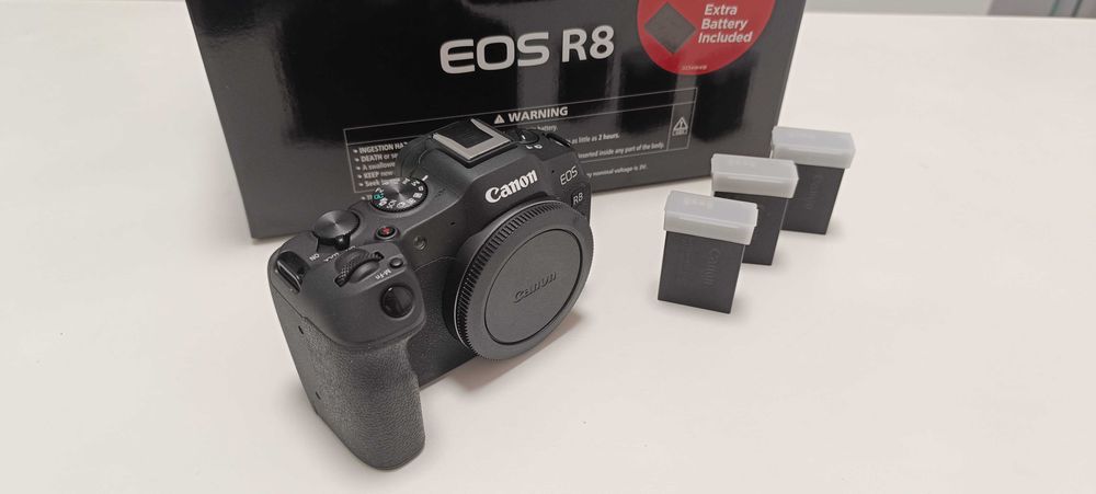 Canon EOS R8 - Full Frame, с 2 години Гаранция!!