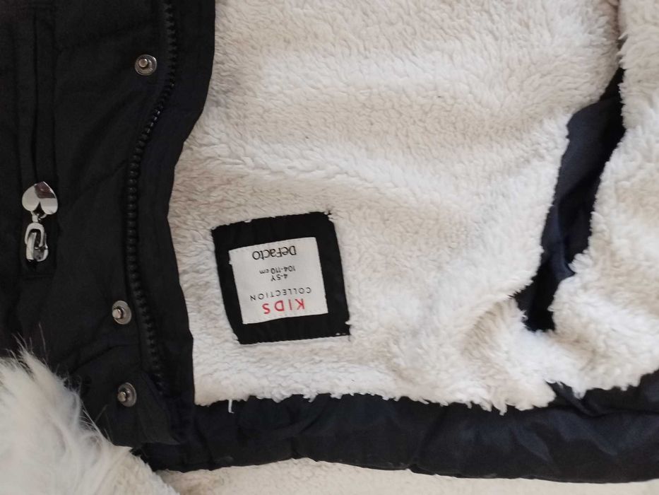 Продам детские куртки