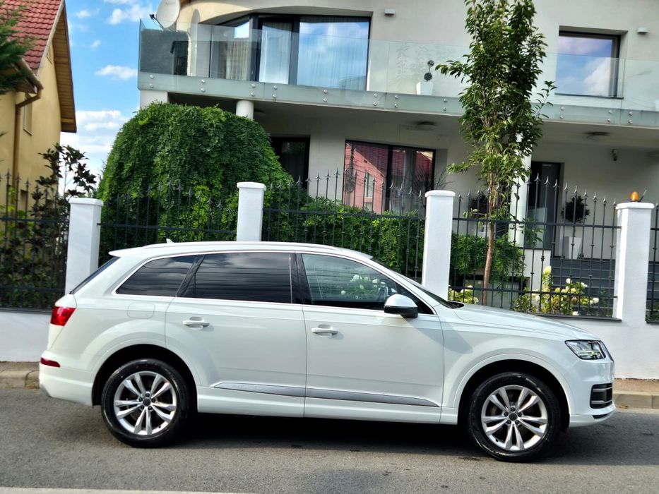 Audi q7 s line matrix 7 locuri motor 70000 km