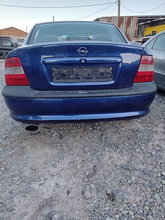 Opel Vectra 1.8 бензин 1998 година 115 к.с.