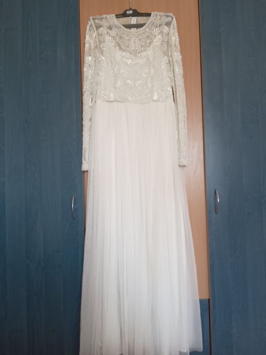 Rochie mireasă,mărimea M ,preț negociabil.