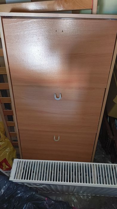 Продавам шкаф за обувки