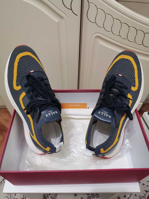 Продам кроссовки от бренда BALLY