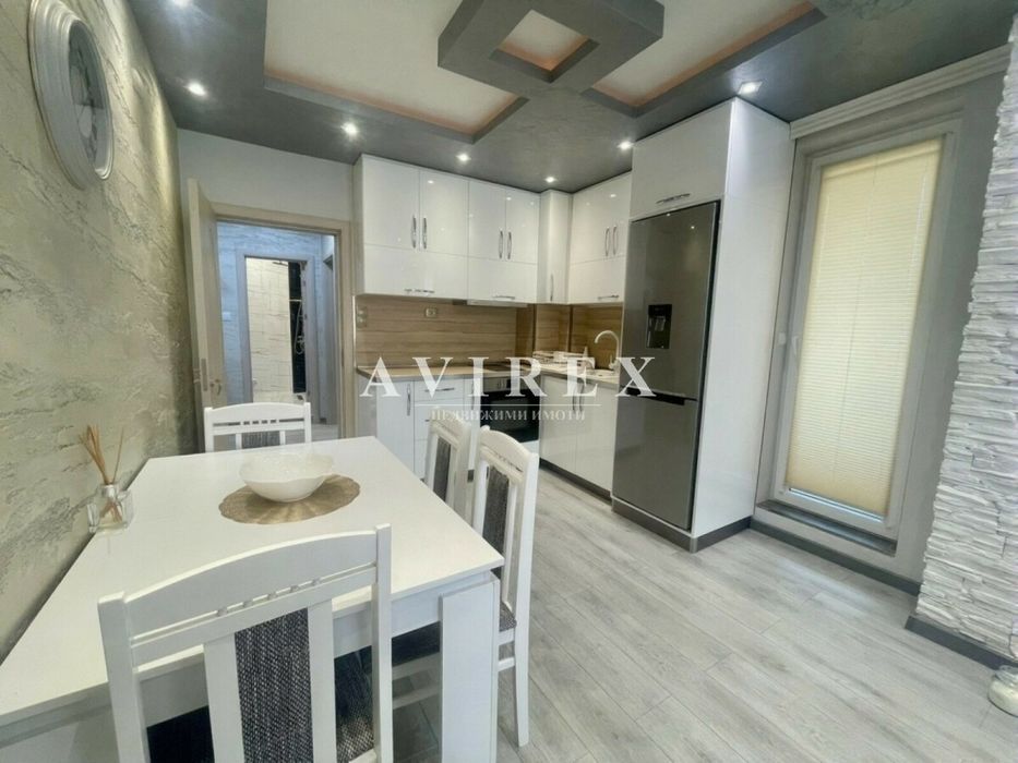 Дава се под наем Двустаен апартамент в Пловдив, Кючук Париж - 70 кв.м за 498.27 € - Снимка #1