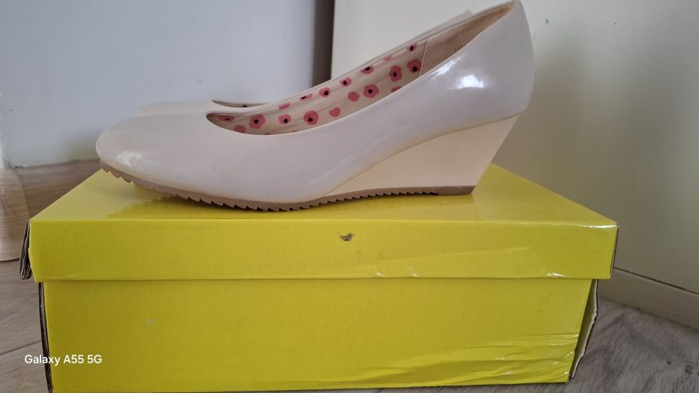 Туфли сатылады.жаксы куйде