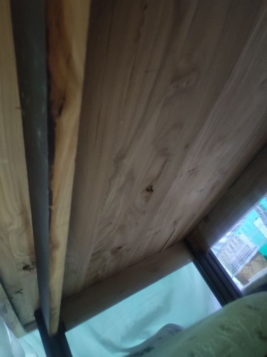 Стол стулья дерево.