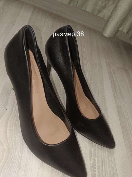 Продам женские туфли