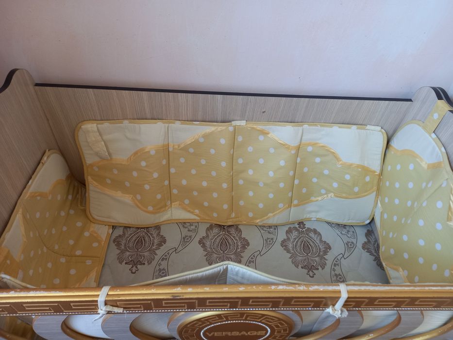 Bolalar maneji / krovat