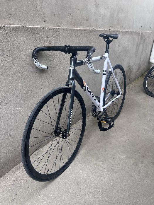 Gray team fixed gear