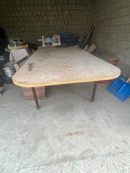 25-30адамдық темір стол сатылады.