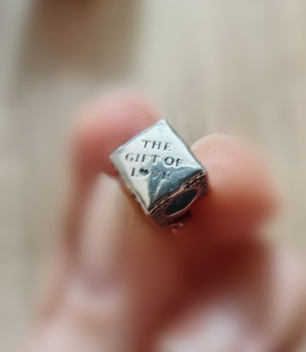 Чармове за гривна