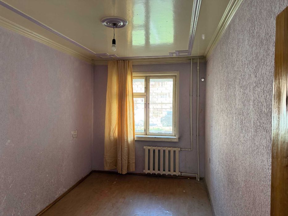 Ипотека! Фархадский рынок 3/1/4 без ремонта 2 полисадника 2 подвала