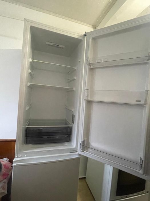 Холодильник почти новый