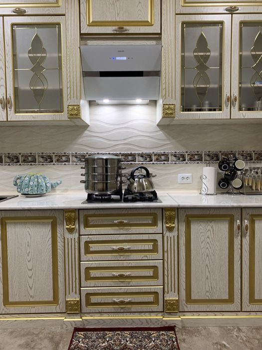 4 каватли турар-жойни 2 каватида жойлашган 100 м2 ремонти янги