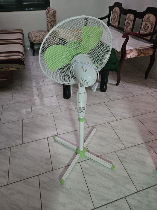Вентилатор със стойка нов