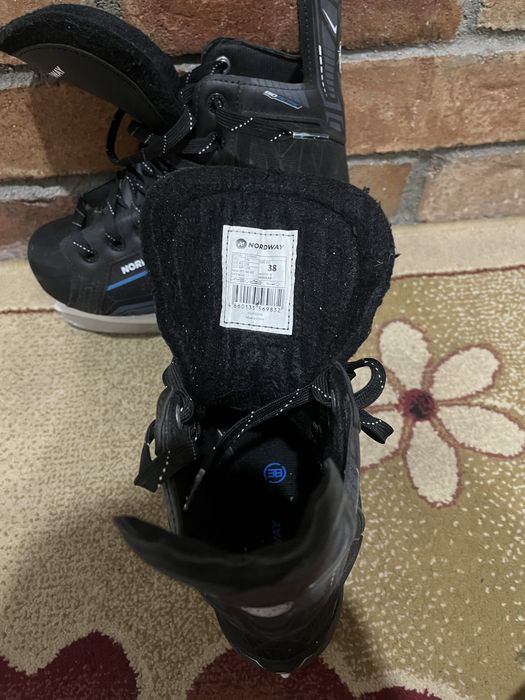 Продам коньки NORDWAY