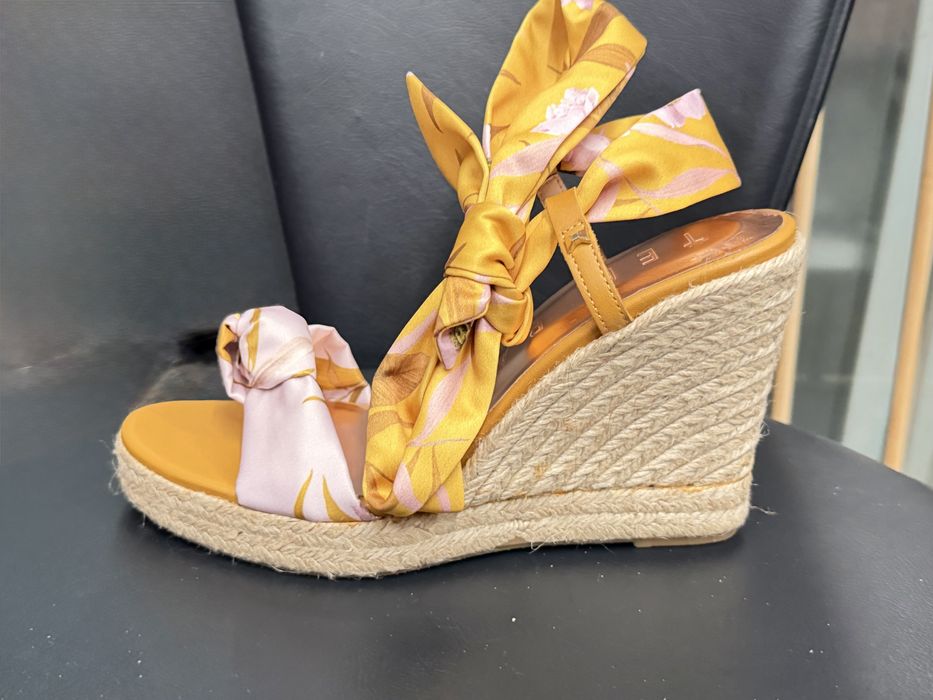 Обувки Ted Baker