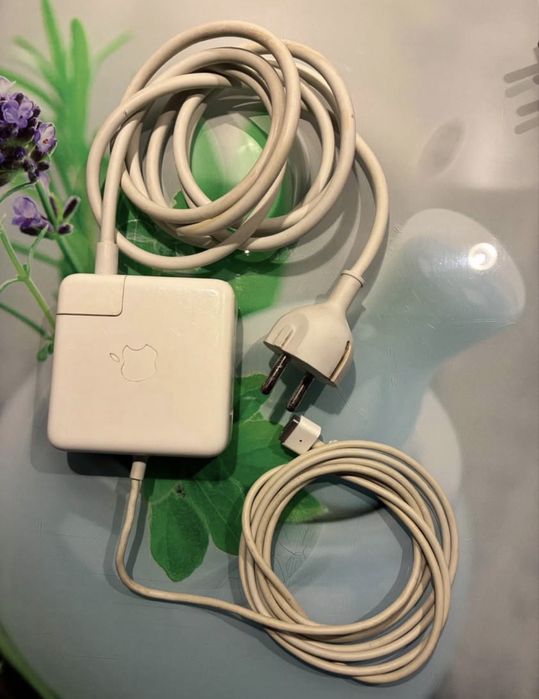 Разпродажба на електроника и аксесоари (Apple, UK, USB-C)