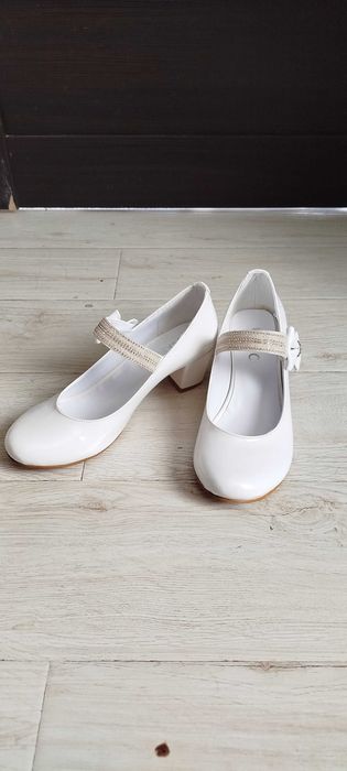 Туфли на девочку, новые