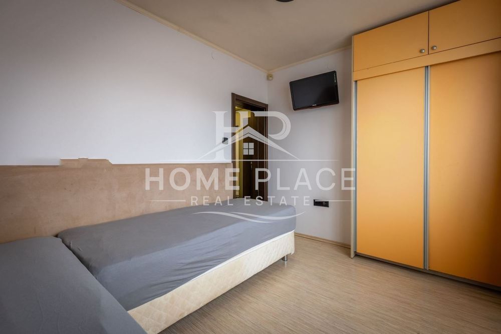 ТРИСТАЕН апартамент под наем - Център