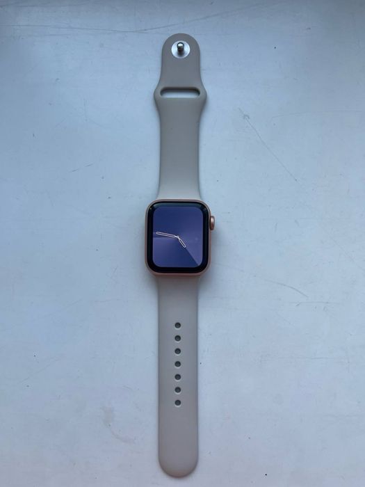 продам эпл уотч se