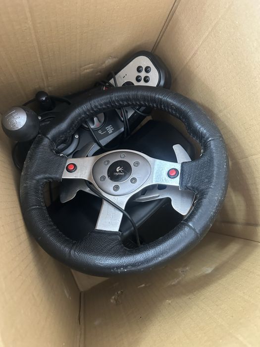 Logitech Волан и педали